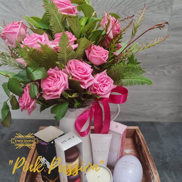 "Pink Passion" | A Dozen Standard Pink Roses in Bispoke Hamper