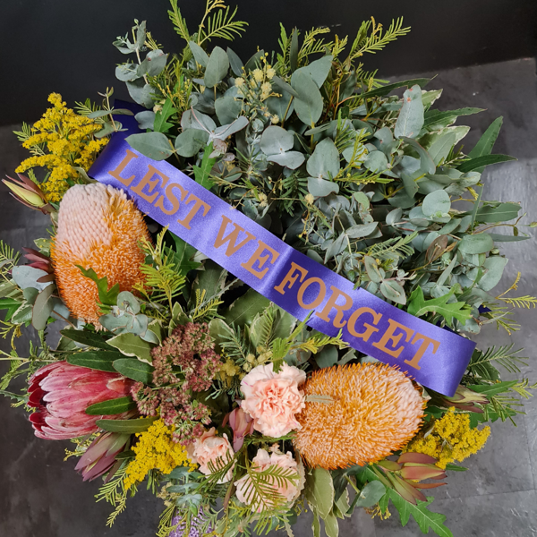 Medium Half Wreath | 12" Round