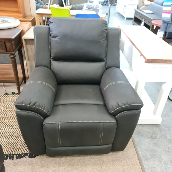 Harlee Manual Recliner | Brahma Suede